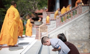 Đi chùa thế nào cho có lợi?