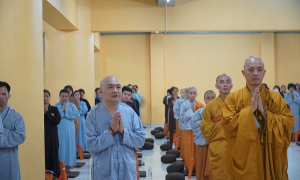 Chùa Long Hưng: Mừng ngày Phật Đản sinh, 200 Phật tử tham dự khóa tu “Niệm Phật 1 ngày 1 đêm”