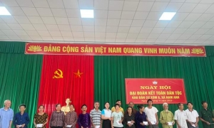 Nghệ An: Chùa Đại Tuệ tham dự và tặng quà ngày hội Đại đoàn kết toàn dân tộc