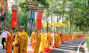 Bình Dương: Đại lễ cầu siêu Tiết Thanh minh tại Hoa viên nghĩa trang