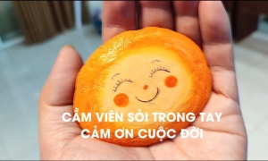 Cầm viên sỏi nhỏ trong tay, cảm ơn cuộc đời