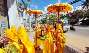 Cung thỉnh di ảnh Hòa thượng Thích Thông Lưu về tổ đình Pháp Hội nhập Tổ đường