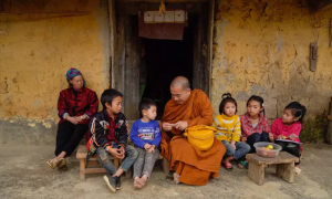 'Buông tự ái để hiểu và thương con'