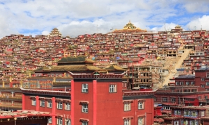 Larung Gar: Học viện Phật giáo lớn nhất thế giới