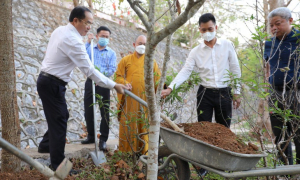 Thứ trưởng Bộ Nội vụ Vũ Chiến Thắng thăm Ban Trị sự GHPGVN tỉnh Điện Biên