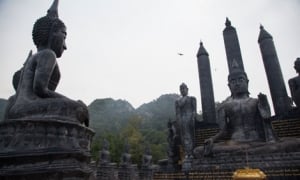 Wat Thamkrabok: Ngôi chùa cai nghiện ma tuý nổi tiếng thế giới ở Thái Lan