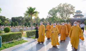 Trung ương Giáo hội viếng Nghĩa trang Liệt sĩ Điện Biên Phủ