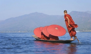 Sông có khúc, người có lúc